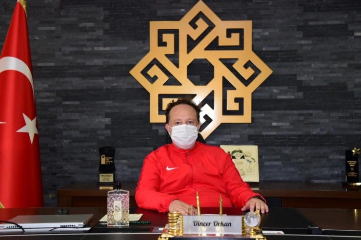 Başkan Orkan belediyeye pedal çevirerek geldi