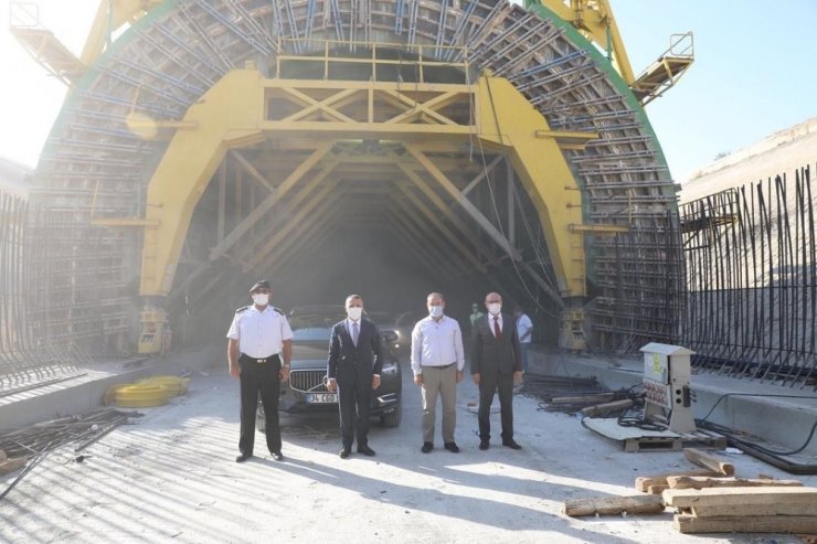 Bölgenin en büyük ulaştırma projesinin şantiyesinde salgın denetimleri