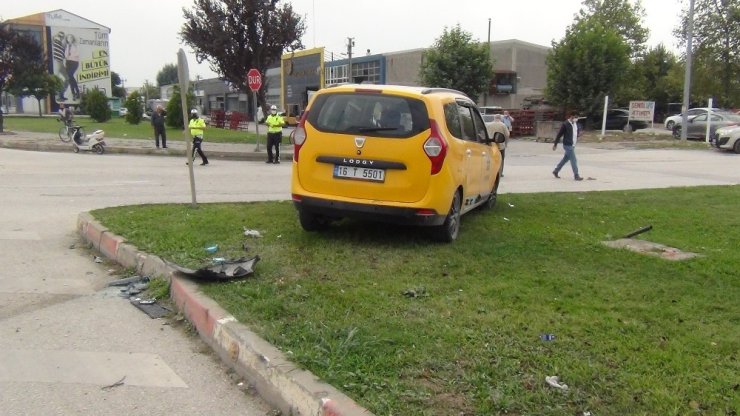 Aynı kavşakta yine kaza: 1 yaralı
