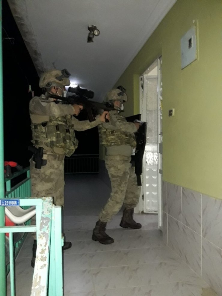 Jandarmadan DEAŞ baskını
