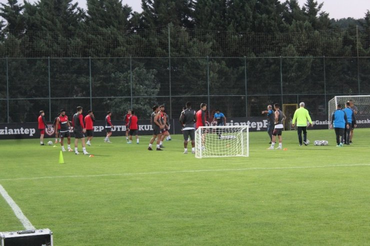 Sumudica: "Takımımda sadece 16 oyuncu var ve acilen transfer istiyorum"