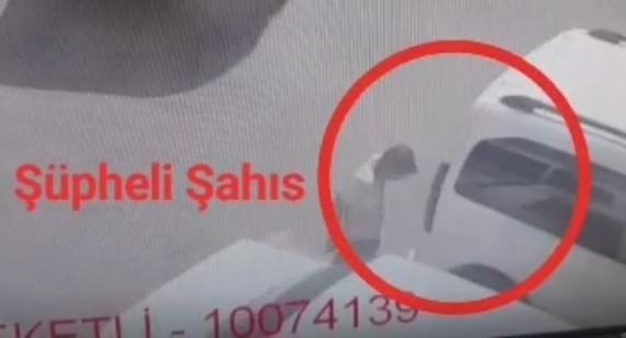 Otodan hırsızlık anları güvenlik kamerasında