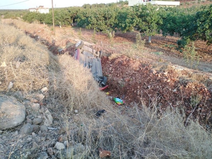 Feci kazada emniyet kemeri takılı olan 5 kişi ölümden döndü