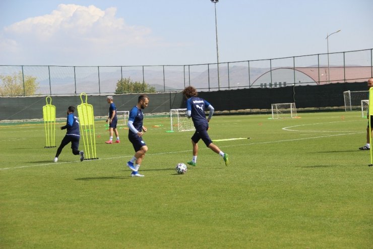 Mehmet Özdilek: “İki haftada 5 gol attık, 2 golümüzü saymadılar”