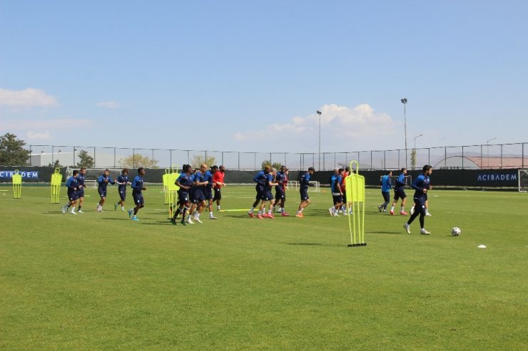 Mehmet Özdilek: “İki haftada 5 gol attık, 2 golümüzü saymadılar”