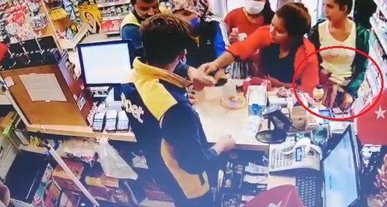Akaryakıt istasyonunda tırnakçılık anları güvenlik kameralarınca görüntülendi
