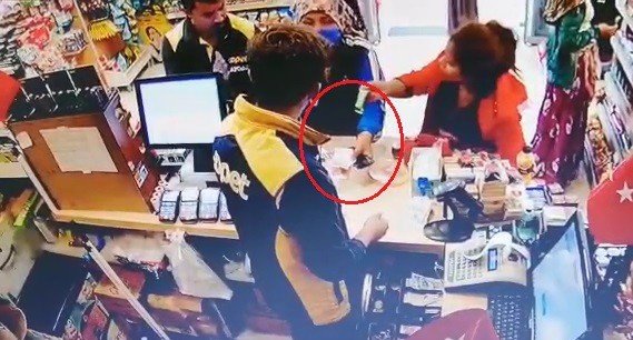 Akaryakıt istasyonunda tırnakçılık anları güvenlik kameralarınca görüntülendi
