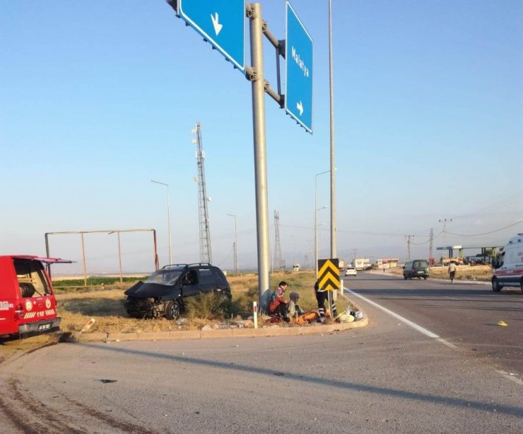 Malatya’da kamyon ile otomobil çarpıştı: 6 yaralı