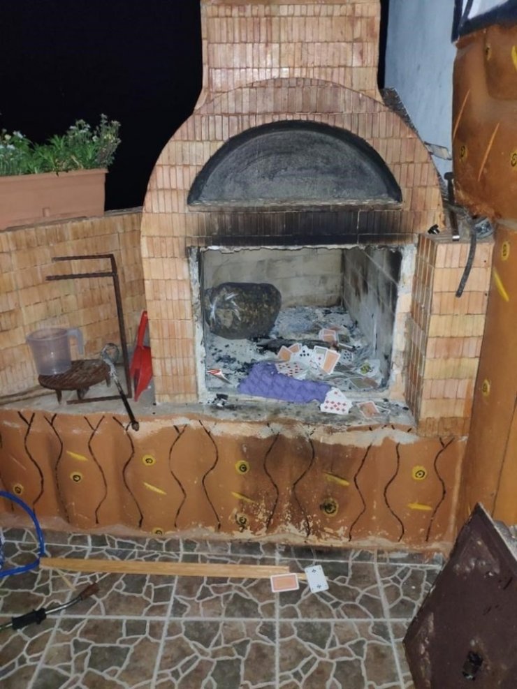 Pandemide evde kumar oynadılar, toplam 37 bin 350 TL para cezasına çarptırıldılar