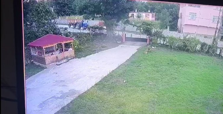 Traktörüyle seyir halindeyken arı soktu, hayatını kaybetti