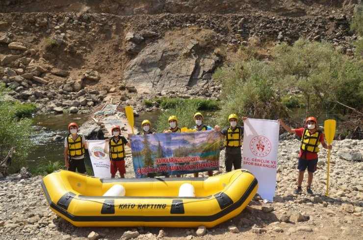 Şırnak’ta sosyal mesafeli rafting