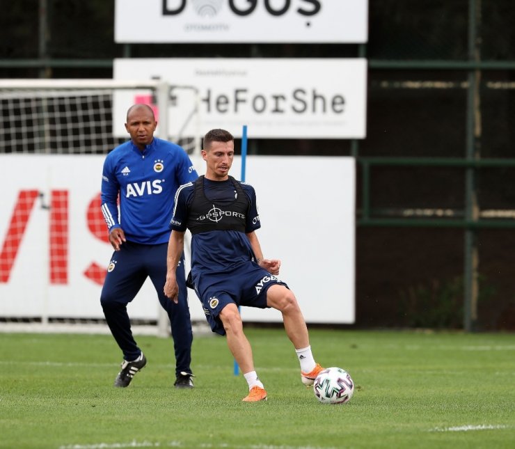 Fenerbahçe’de Galatasaray derbisi hazırlıkları sürüyor