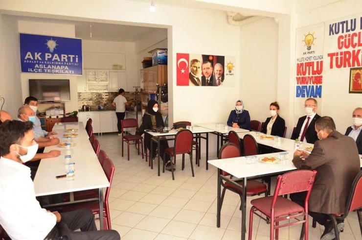 Aslanapa AK Parti ilçe yönetimi ilk toplantısını yaptı