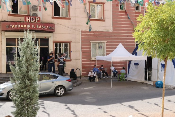 HDP önündeki ailelerin evlat nöbeti 386’ncı gününde