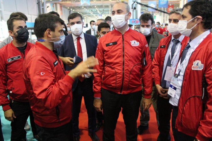 Adalet Bakanı Gül, Teknofest 2020 yarışmalarını ziyaret etti