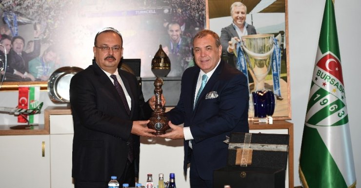 Bursa Valisi Yakup Canbolat, Bursaspor Kulübü’nü ziyaret etti