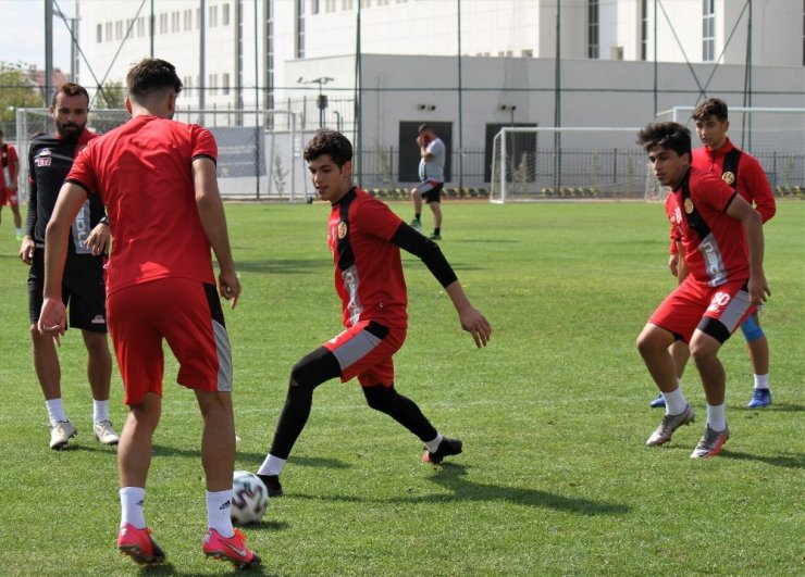 Eskişehirspor’un genç oyuncuları gözünü Altay’a dikti