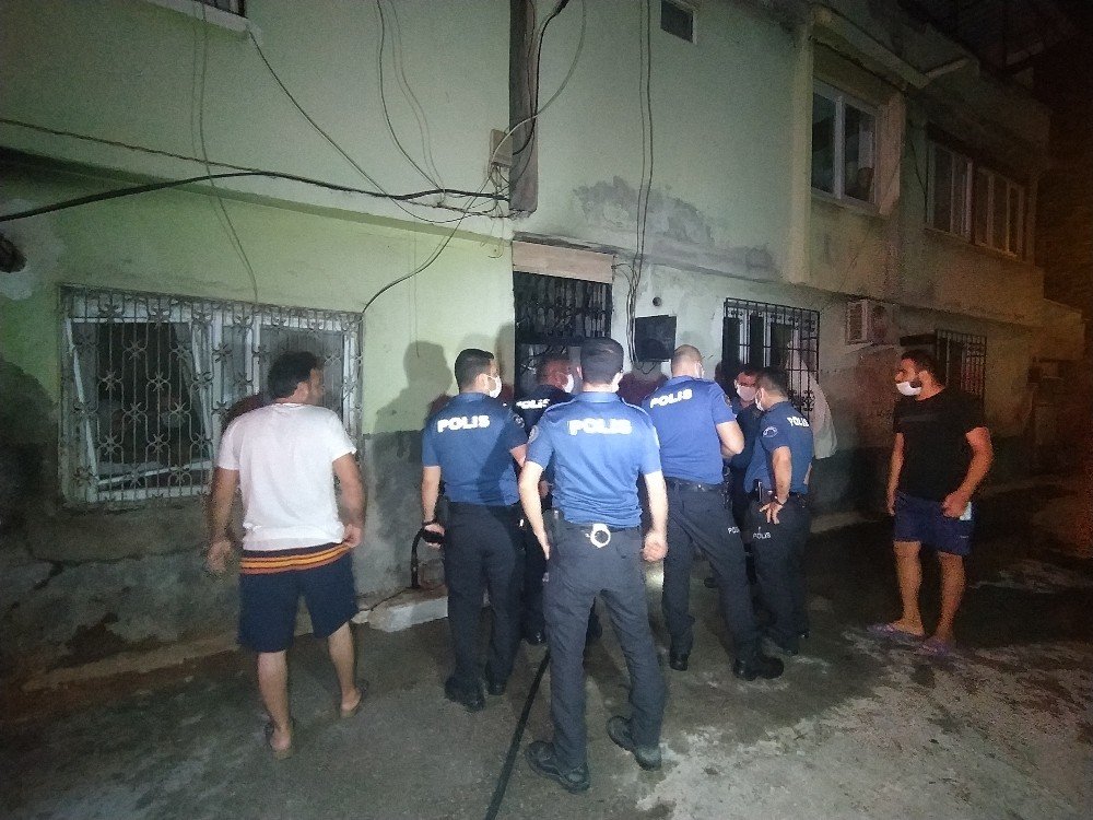 Evdeki eşyaları ateşe verdi! Annesini gözyaşlarına boğdu