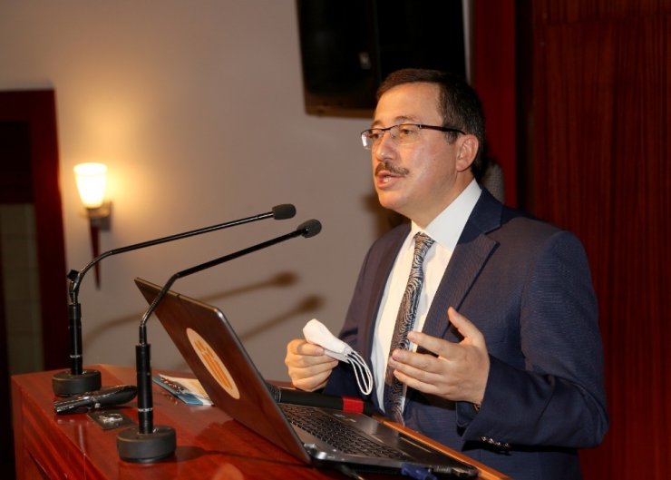 İnönü Üniversitesi Rektörü Kızılay’dan Covid-19 aşısı açıklaması