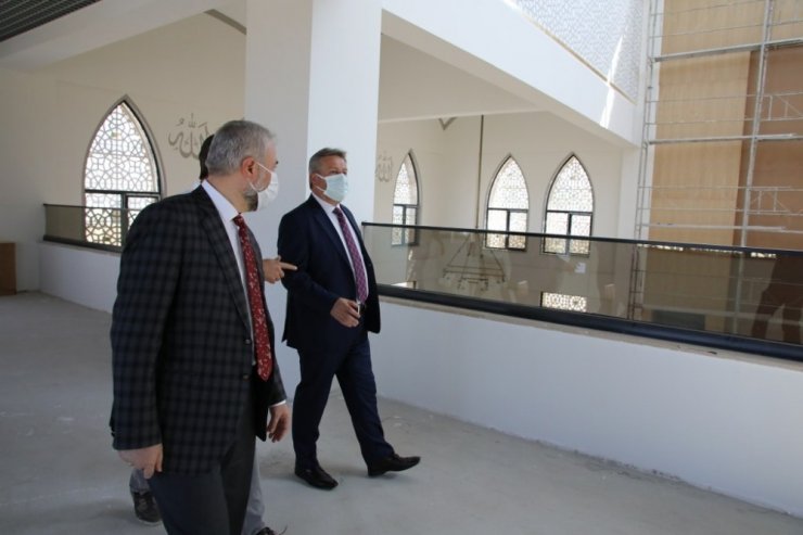Başkan Palancıoğlu Hamdi Şanlıünal Camisi inşaat alanında incelemelerde bulundu