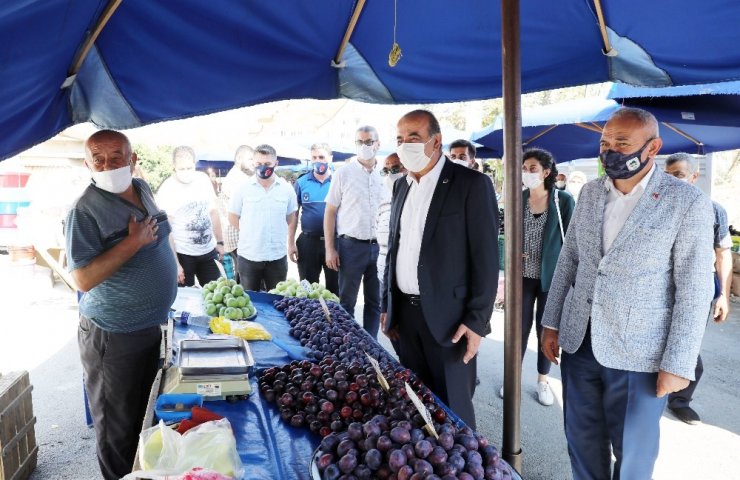 Türkyılmaz’dan cuma pazarına ziyaret