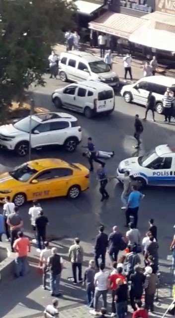 Taksi Durağı’ndaki silahlı çatışma anı amatör kamerada