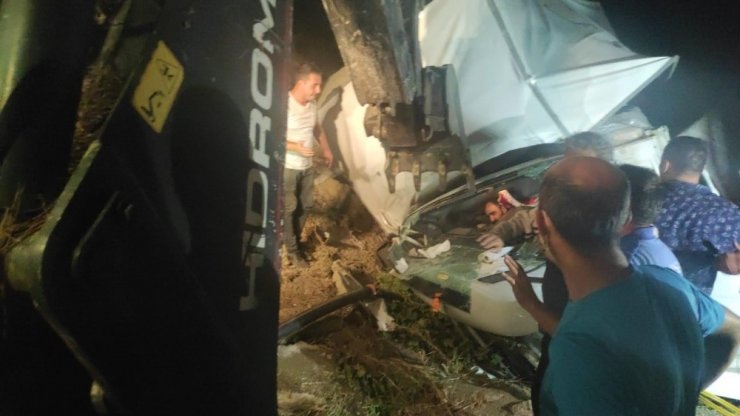 Bursa’da kamyonet şarampole yuvarlandı: 2 yaralı