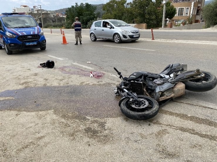 Samandağ’da motosikletler çarpıştı: 2 yaralı