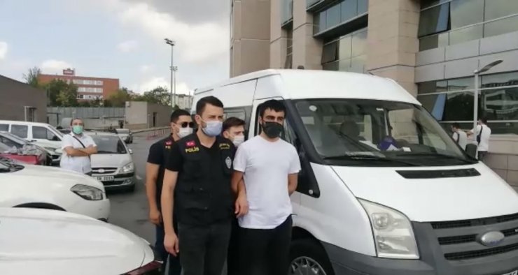 İstanbul’da börekçide silahlı çatışma kamerada