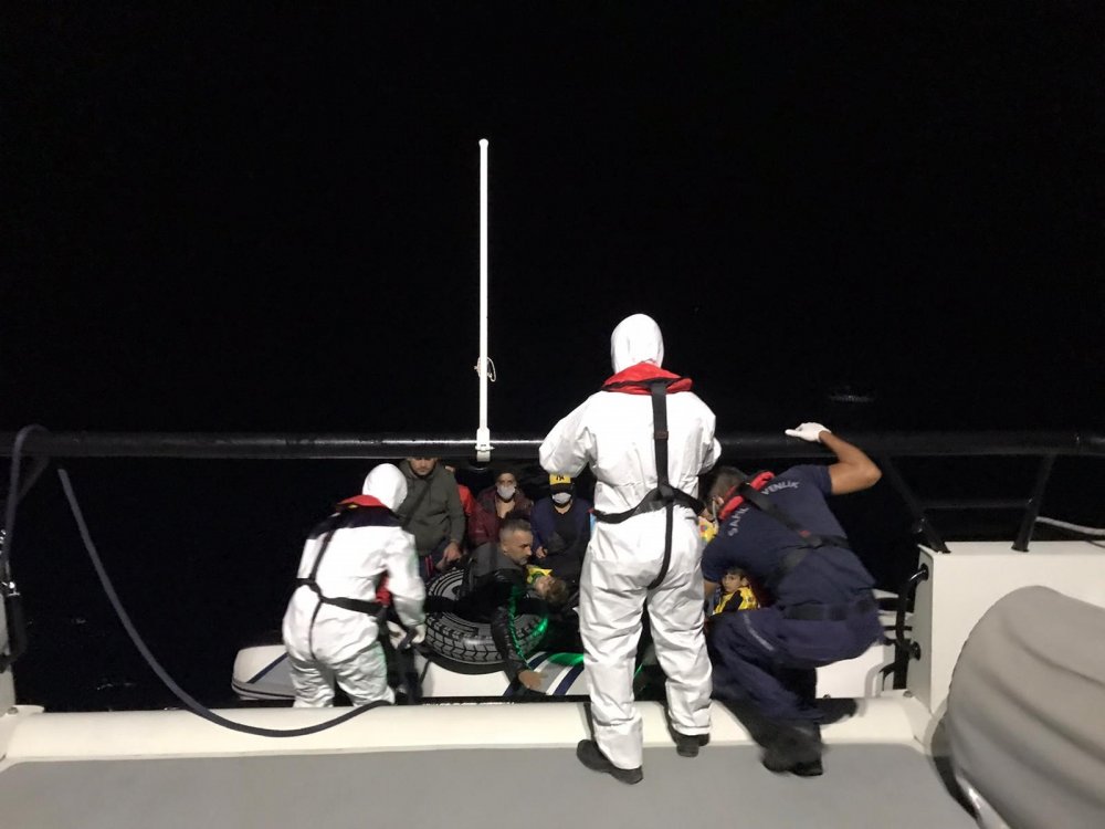 Marmaris açıklarında mahsur kalan 87 sığınmacı kurtarıldı