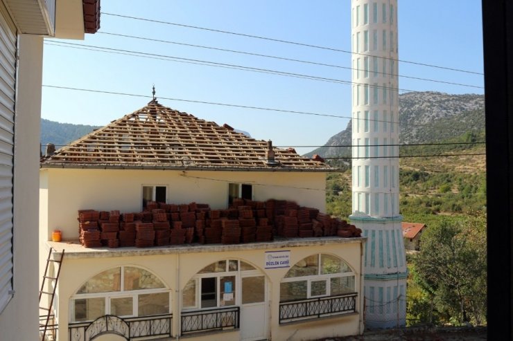 İbradı’da cami çatısı onarıldı