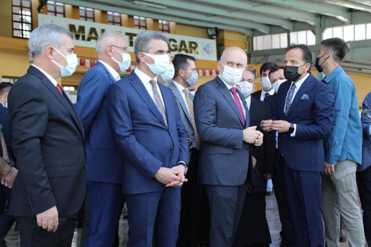 Bakanı Karaismailoğlu’ndan Yeşilyurt’a ray müjdesi