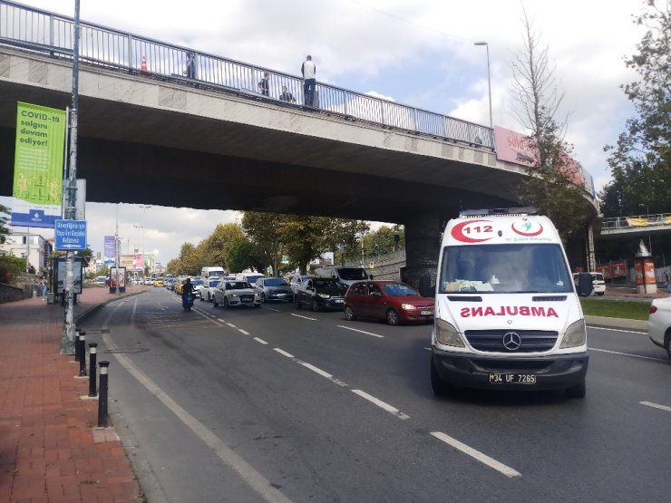 Beşiktaş’ta trafiği kilitleyen intihar girişimi