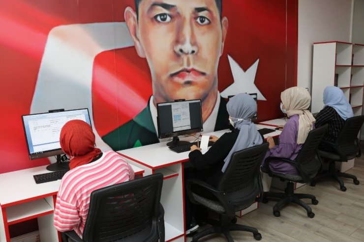 Sultanbeyli’de Tematik Bilgi ve Öğrenme Merkezleri EBA Destek Noktalarına dönüştürüldü