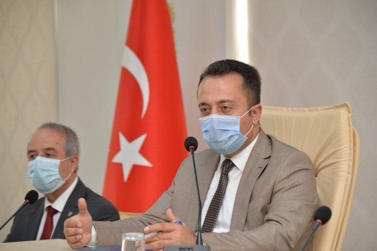 Vali Şentürk: “Bilecik’te virüsü henüz etkisiz hale getiremedik"