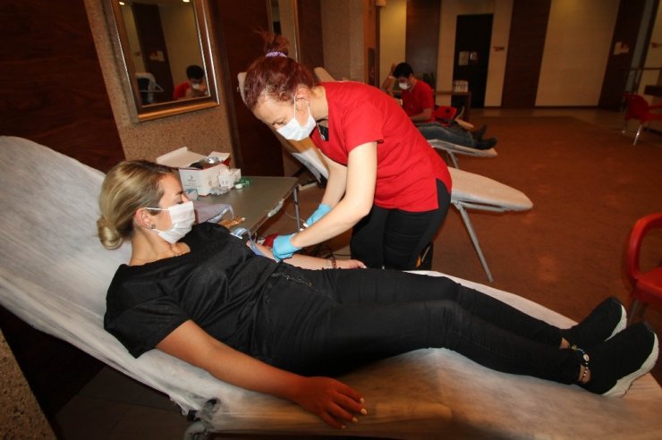 Adana OSB’den Kızılay’a kan bağışı