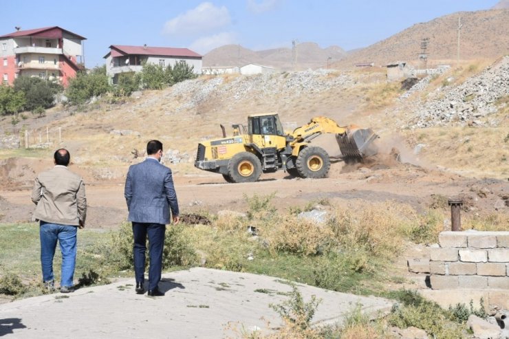 Başkan Geylani, Karşıyaka Mahallesi’nde incelemelerde bulundu