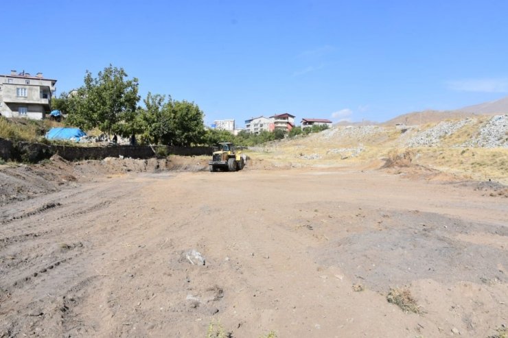 Başkan Geylani, Karşıyaka Mahallesi’nde incelemelerde bulundu