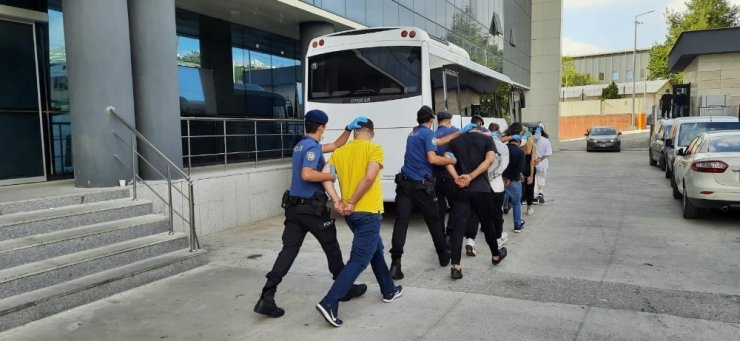 Bursa’da uyuşturucu operasyonu: 3 tutuklama