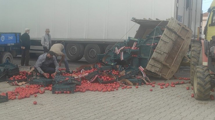 Bursa’da parke taşı yüklü tır, domates taşıyan traktörle çarpıştı