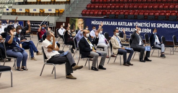 İzmir Büyükşehir Belediyespor’da eski yönetim yeniden seçildi