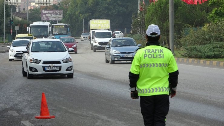 Karabük’te minibüs ve otobüslerde kurallara uyuluyor