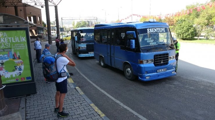 Karabük’te minibüs ve otobüslerde kurallara uyuluyor
