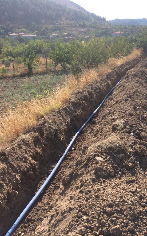 Samrı Köyü’nün hem kanalizasyon hem de içme suyu isale hattı yenilendi