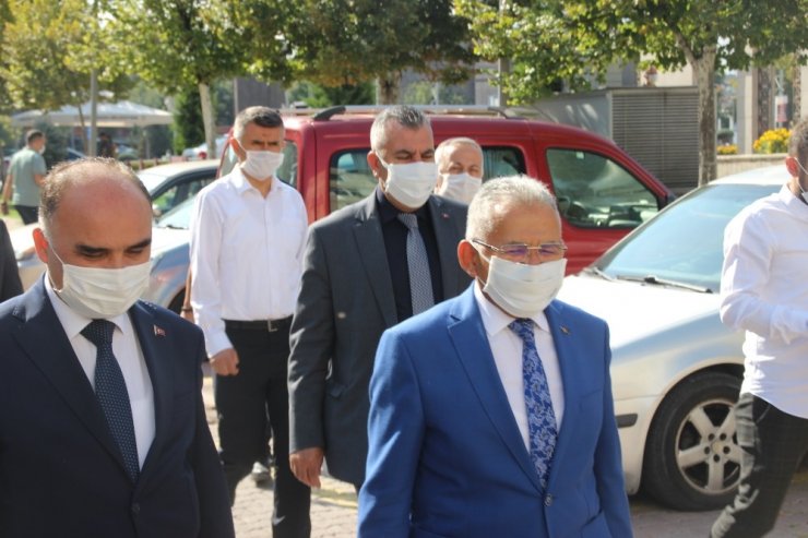 Vali denetimde sigara içenleri affetmedi