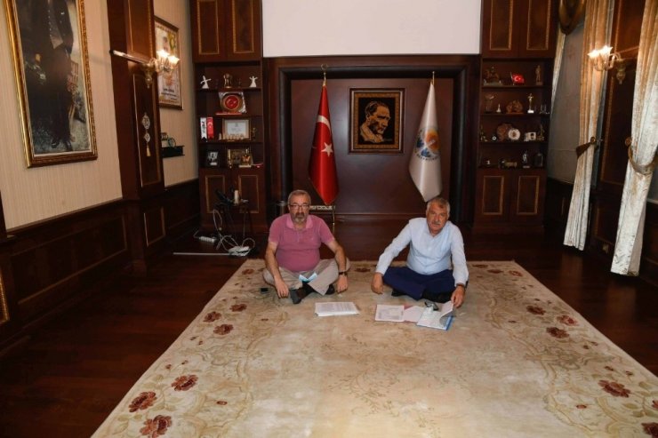 Adana’da haciz kararı kaldırıldı, eşyalar makam odasına konuldu