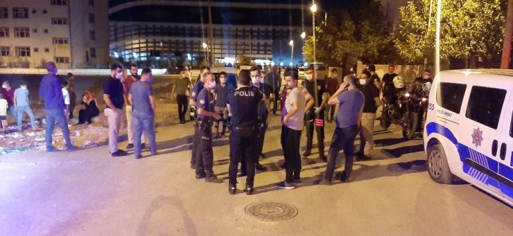 Çocukların kavgasına aileler dahil oldu: 3 yaralı