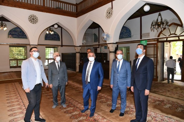 Vali Yazıcı, Abdal Musa Türbesini ziyaret etti