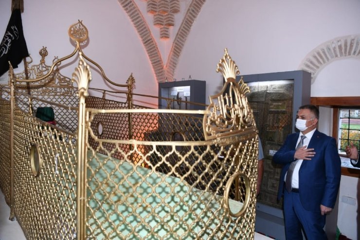 Vali Yazıcı, Abdal Musa Türbesini ziyaret etti