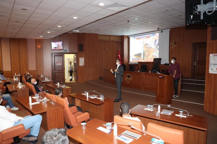 Başkan Gökhan Yüksel Kartal esnafına 500 günlük icraatlarını anlattı